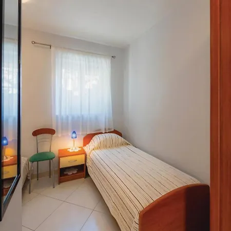 1 Bedroom Stunning In Daire