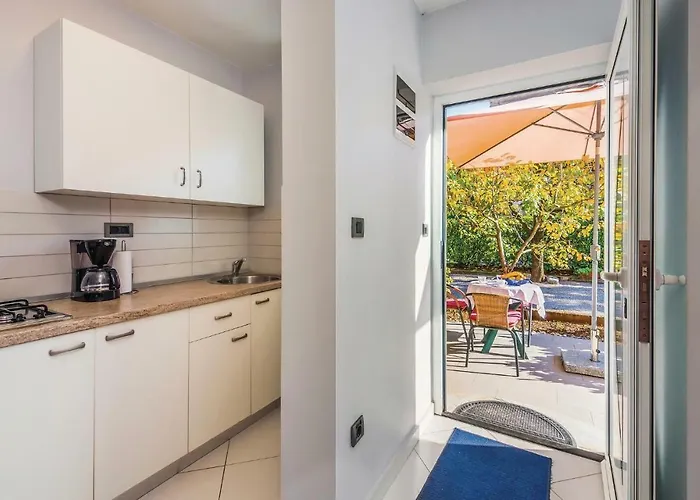 1 Bedroom Stunning In Appartement