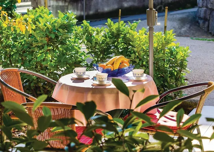 Appartement 1 Bedroom Stunning In *